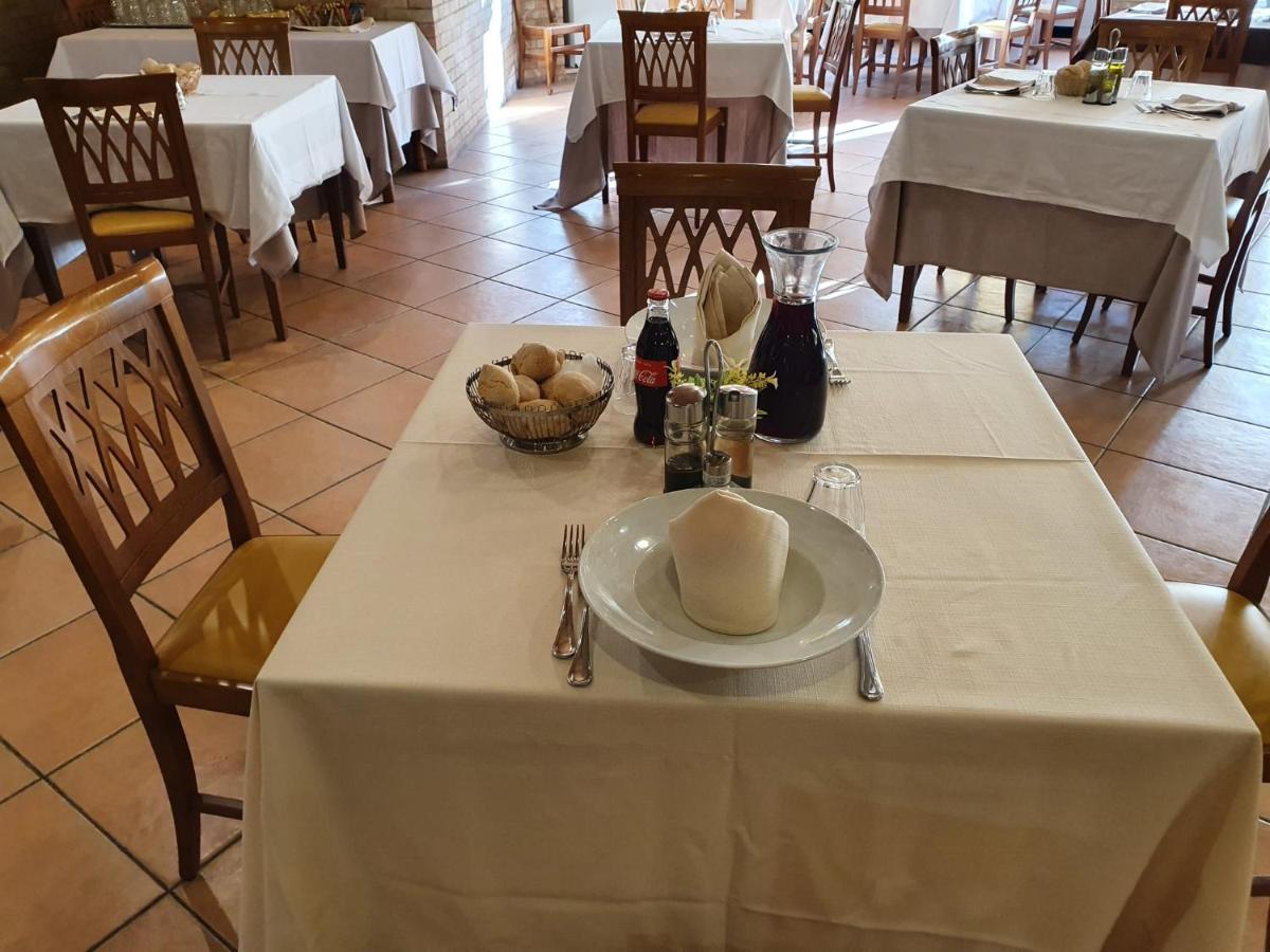 Hotel Holiday Foggia Ngoại thất bức ảnh