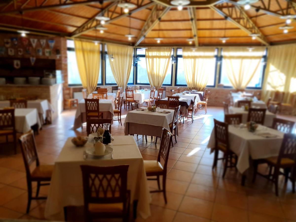 Hotel Holiday Foggia Ngoại thất bức ảnh