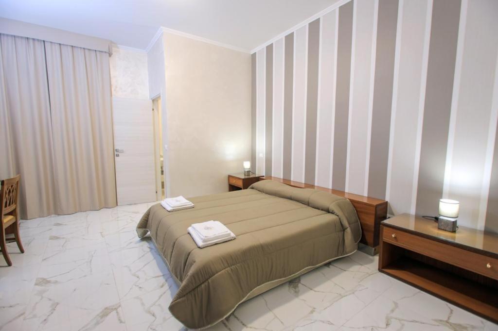 Hotel Holiday Foggia Ngoại thất bức ảnh
