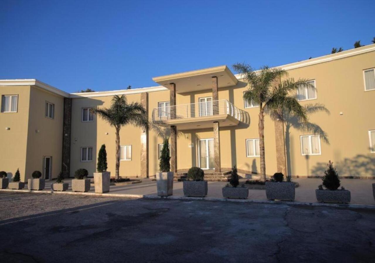Hotel Holiday Foggia Ngoại thất bức ảnh