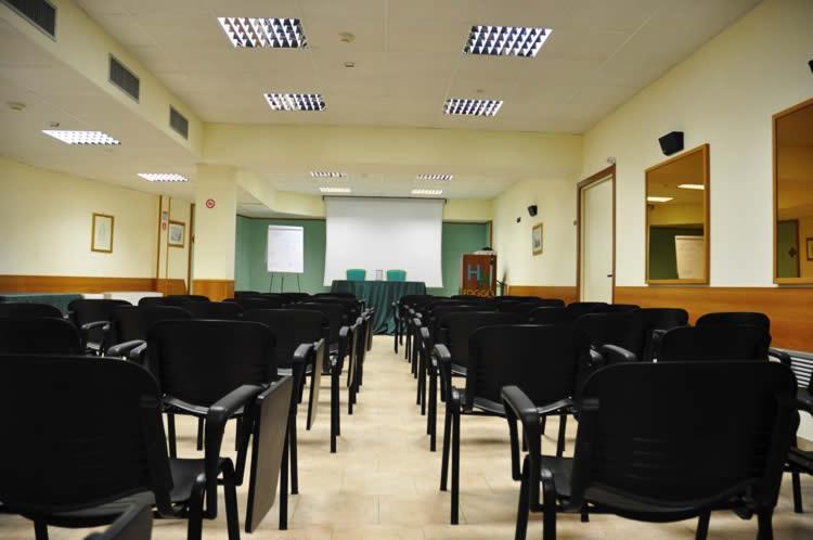 Hotel Holiday Foggia Ngoại thất bức ảnh