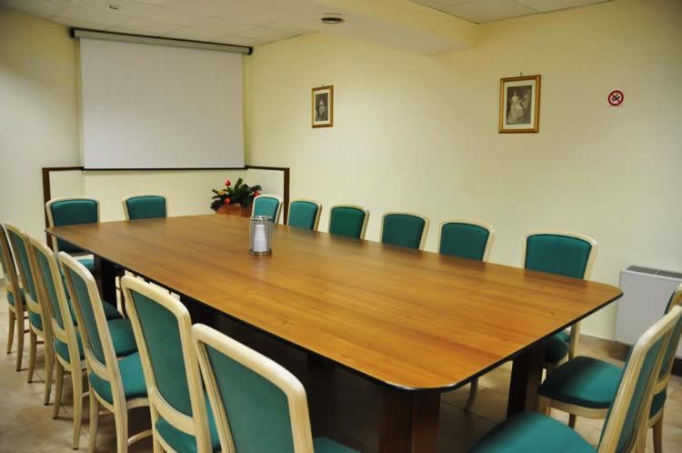 Hotel Holiday Foggia Ngoại thất bức ảnh
